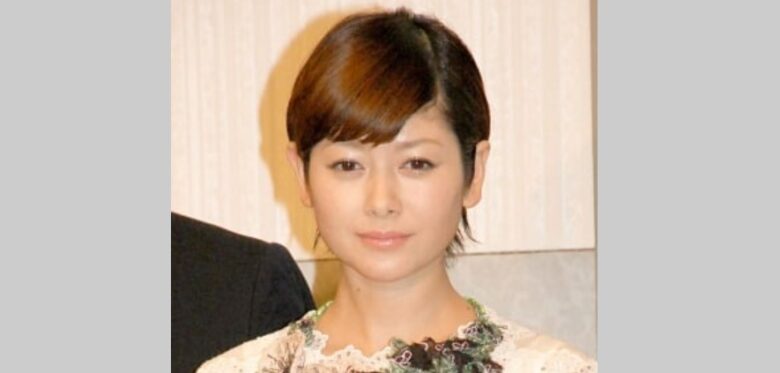 美しい真木よう子