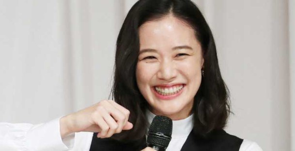 笑顔の蒼井優