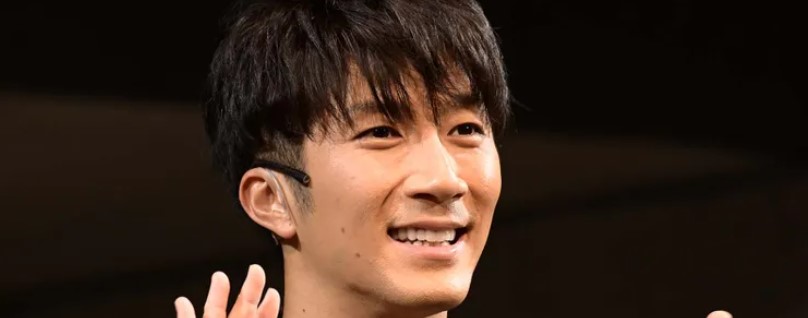 笑顔の濱田崇裕