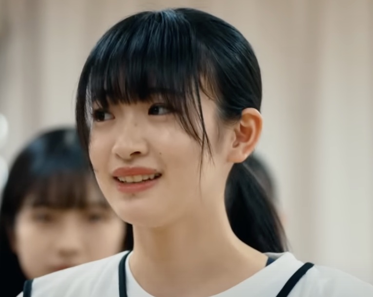 <strong>小島凪紗</strong>